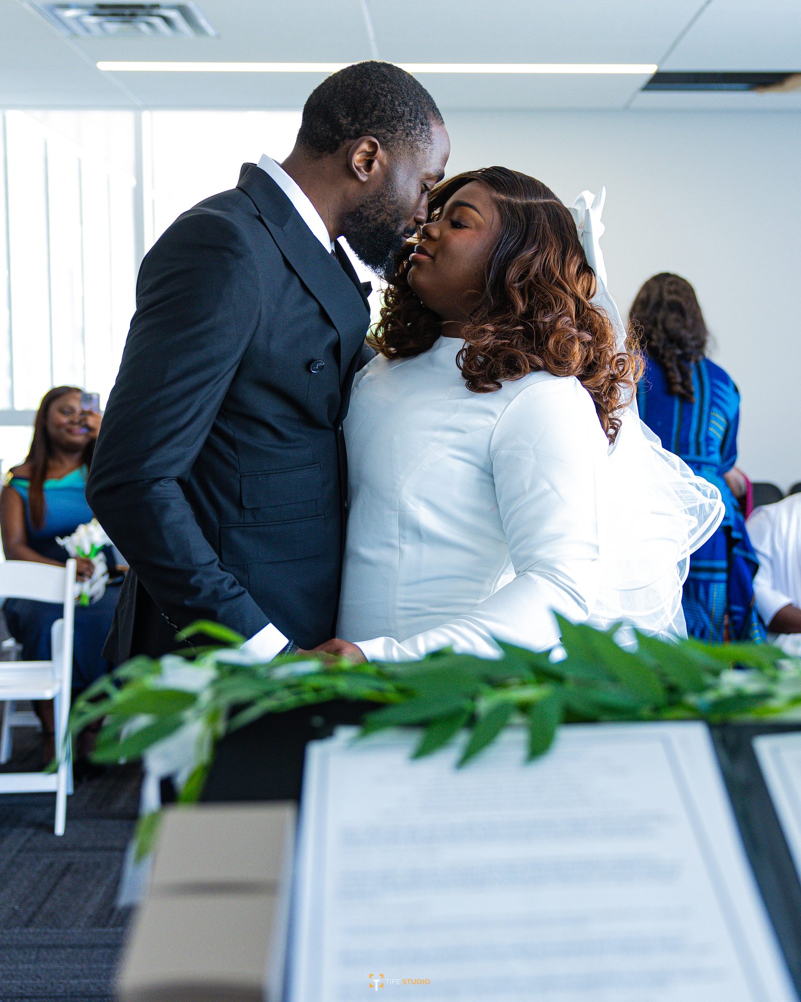 The kiss at altar